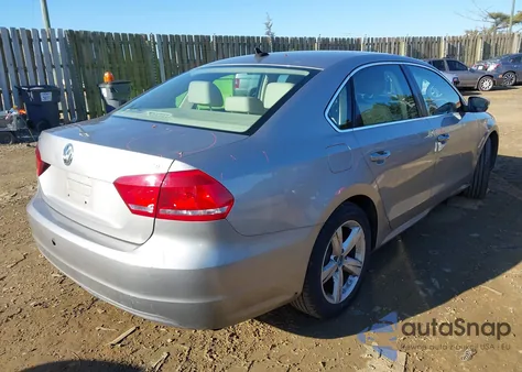 2012 Volkswagen Passat 2.5L Se из США, поврежденный, VIN 1VWBP7A30CC021887